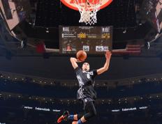 郑钦文赛点兑现，金州勇士淘汰迈阿密热火晋级四强，主帅激动落泪的简单介绍